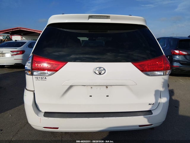 Aukcja sprzedaży 2011 Toyota Sienna Xle V6, vin: 5TDYK3DC7BS163988, numer aukcji: 46202331