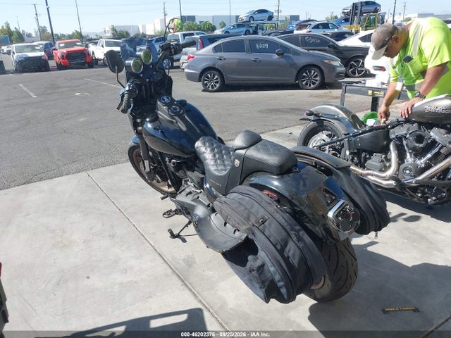 Harley-Davidson FXLRS 2021 1HD1YWK29MB065193 Image 3