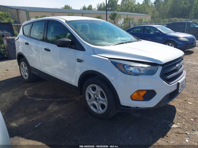 46202428 :رقم المزاد ، 1FMCU0F7XJUC62880 vin ، 2018 Ford Escape S مزاد بيع