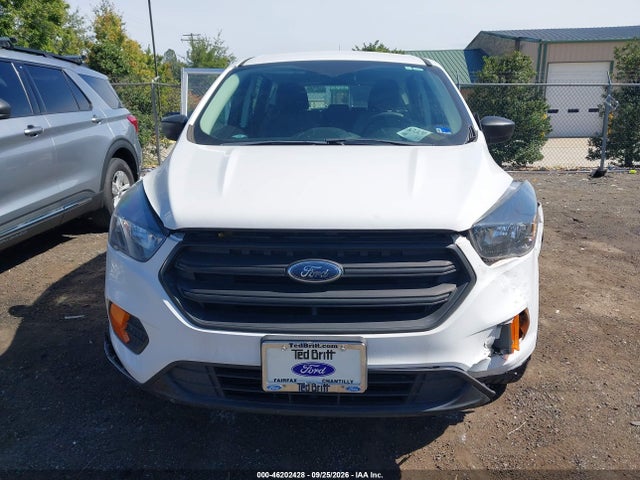 46202428 :رقم المزاد ، 1FMCU0F7XJUC62880 vin ، 2018 Ford Escape S مزاد بيع