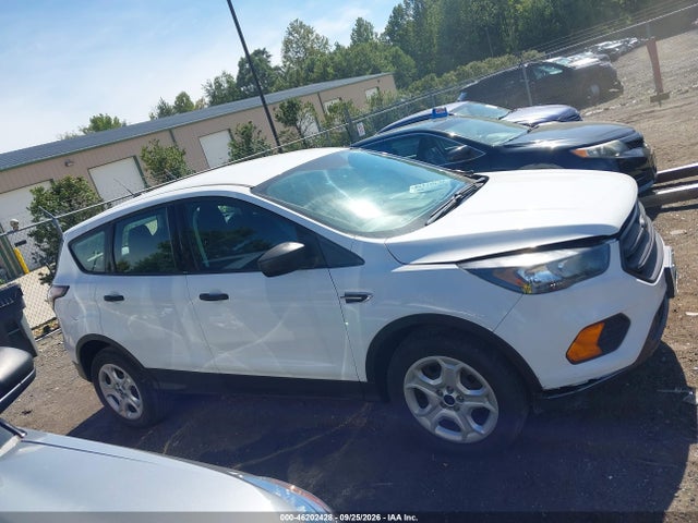 46202428 :رقم المزاد ، 1FMCU0F7XJUC62880 vin ، 2018 Ford Escape S مزاد بيع