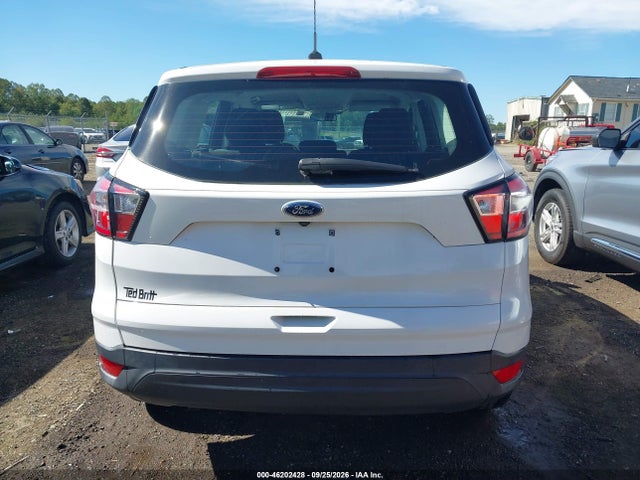 46202428 :رقم المزاد ، 1FMCU0F7XJUC62880 vin ، 2018 Ford Escape S مزاد بيع