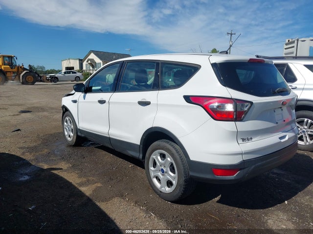 46202428 :رقم المزاد ، 1FMCU0F7XJUC62880 vin ، 2018 Ford Escape S مزاد بيع