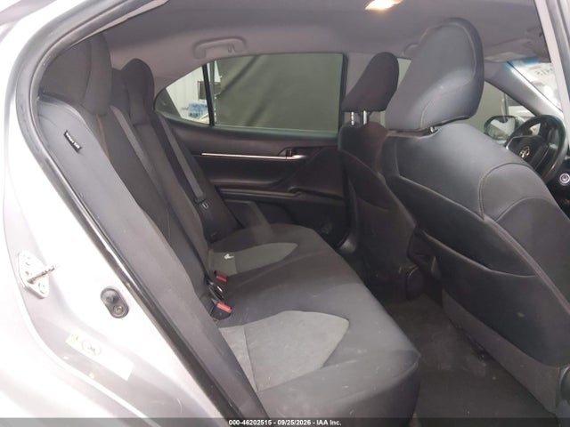 46202515 :رقم المزاد ، 4T1B11HK0JU574993 vin ، 2018 Toyota Camry Le مزاد بيع