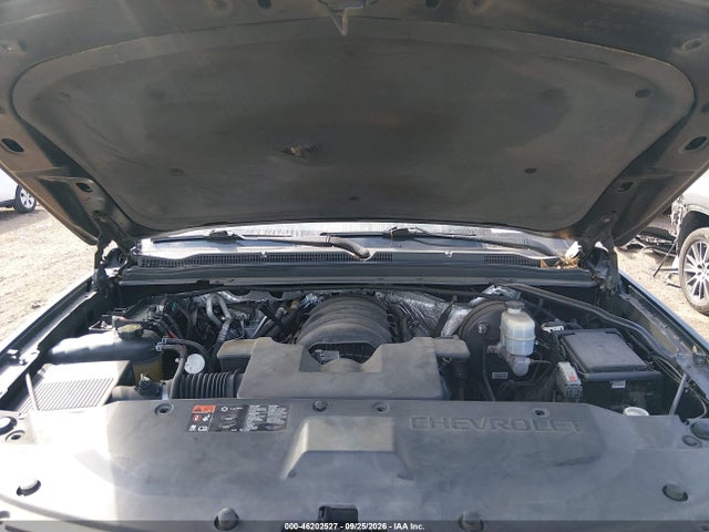 46202527 :رقم المزاد ، 1GNSCJKC2FR152130 vin ، 2015 Chevrolet Suburban 1500 Lt مزاد بيع