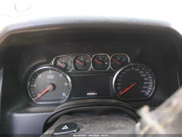 46202527 :رقم المزاد ، 1GNSCJKC2FR152130 vin ، 2015 Chevrolet Suburban 1500 Lt مزاد بيع