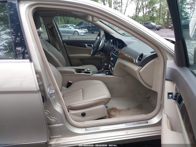 Продажа на аукционе авто 2012 Mercedes-benz C 300 C 300 Luxury/sport 4matic, vin: WDDGF8BB5CA650439, номер лота: 46202528