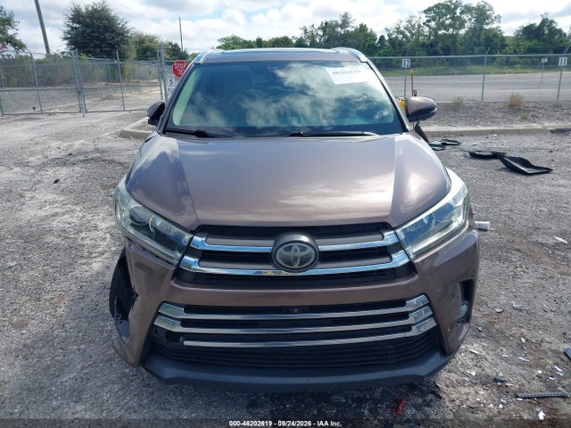 Продаж на аукціоні авто 2018 Toyota Highlander Limited Platinum, vin: 5TDYZRFH0JS276476, номер лоту: 46202619