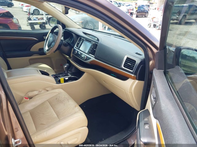 Продаж на аукціоні авто 2018 Toyota Highlander Limited Platinum, vin: 5TDYZRFH0JS276476, номер лоту: 46202619
