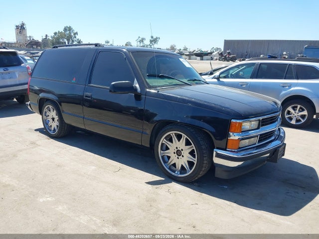 1999 Chevrolet Tahoe მანქანა იყიდება აუქციონზე, vin: 3GNEC18R7XG113916, აუქციონის ნომერი: 46202657