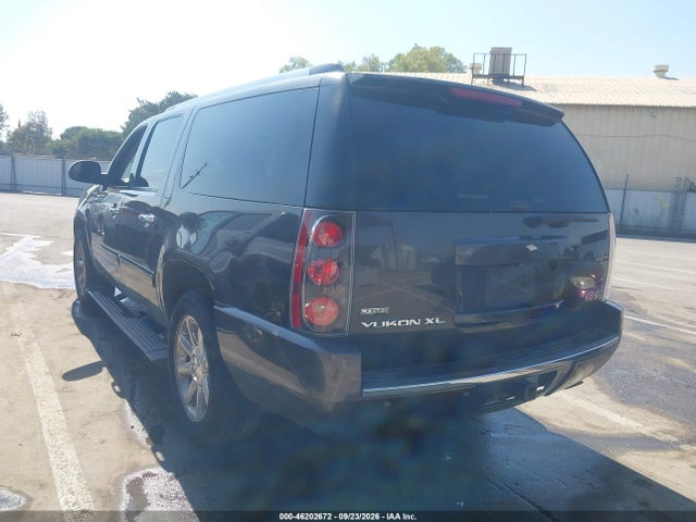 46202672 :رقم المزاد ، 1GKS2MEFXBR252929 vin ، 2011 Gmc Yukon Xl 1500 Denali مزاد بيع