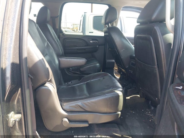 46202672 :رقم المزاد ، 1GKS2MEFXBR252929 vin ، 2011 Gmc Yukon Xl 1500 Denali مزاد بيع