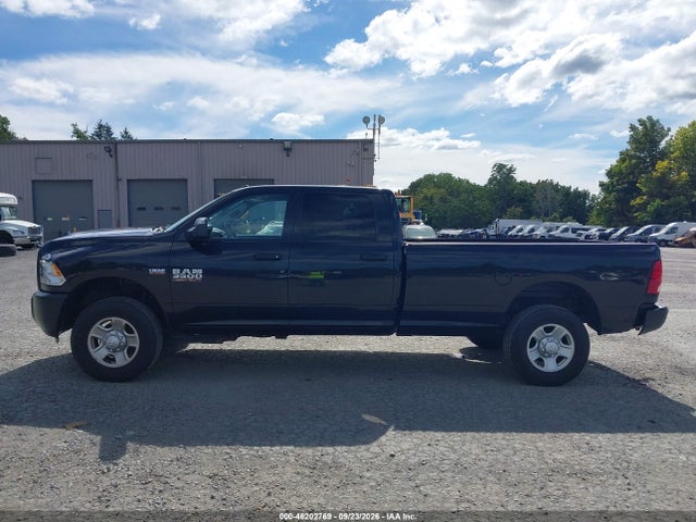 46202769 :رقم المزاد ، 3C63R3GT0JG428806 vin ، 2018 Ram 3500 Tradesman مزاد بيع