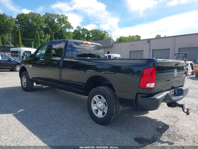 46202769 :رقم المزاد ، 3C63R3GT0JG428806 vin ، 2018 Ram 3500 Tradesman مزاد بيع