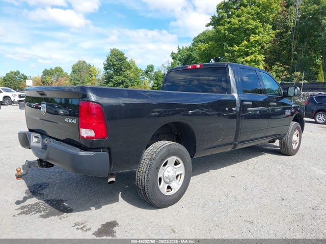 46202769 :رقم المزاد ، 3C63R3GT0JG428806 vin ، 2018 Ram 3500 Tradesman مزاد بيع