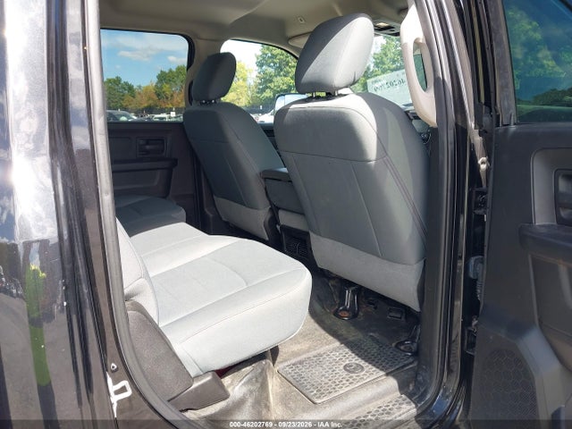 46202769 :رقم المزاد ، 3C63R3GT0JG428806 vin ، 2018 Ram 3500 Tradesman مزاد بيع