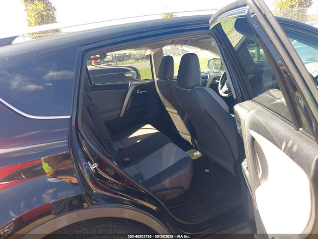 46202790 :رقم المزاد ، 2T3RFREV4FW363307 vin ، 2015 Toyota Rav4 Xle مزاد بيع