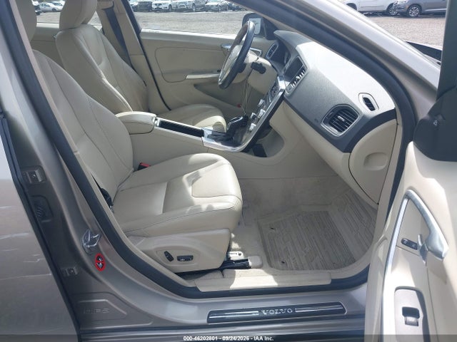 Продажа на аукционе авто 2015 Volvo S60 T5 Drive-e Premier, vin: YV126MFK9F2337216, номер лота: 46202801