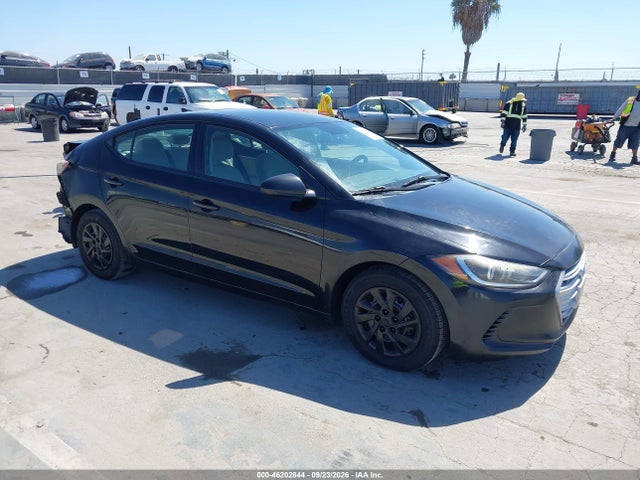 2017 5NPD74LF8HH070607 main image
