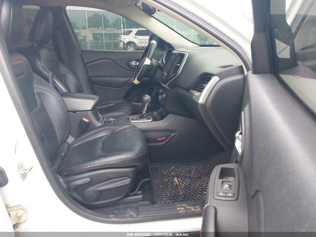 2015 Jeep Cherokee Trailhawk მანქანა იყიდება აუქციონზე, vin: 1C4PJMBS3FW709755, აუქციონის ნომერი: 46202868