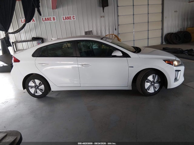 Продажа на аукционе авто 2020 Hyundai Ioniq Hybrid Blue, vin: KMHC65LC9LU220258, номер лота: 46203009
