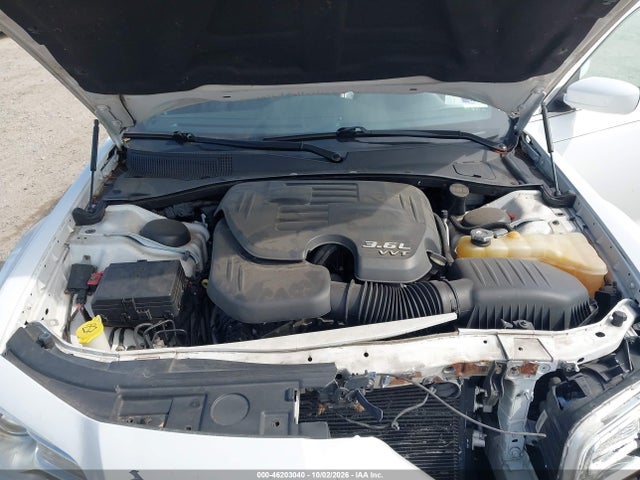 46203040 :رقم المزاد ، 2C3CCAAGXDH703455 vin ، 2013 Chrysler 300 Motown مزاد بيع