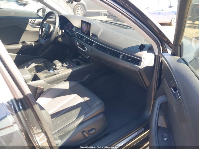 46203206 :رقم المزاد ، WAUGMAF4XKN012162 vin ، 2019 Audi A4 40 Titanium Premium مزاد بيع