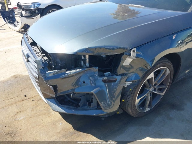 46203206 :رقم المزاد ، WAUGMAF4XKN012162 vin ، 2019 Audi A4 40 Titanium Premium مزاد بيع
