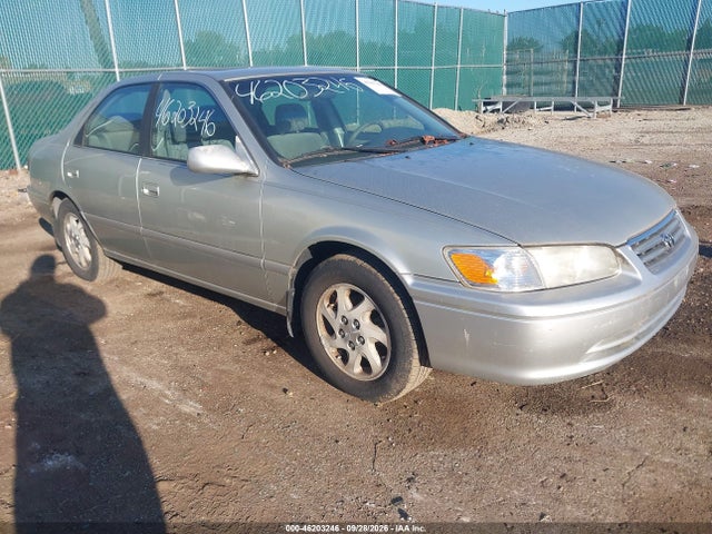 46203246 :رقم المزاد ، JT2BG22KXY0479059 vin ، 2000 Toyota Camry Le مزاد بيع