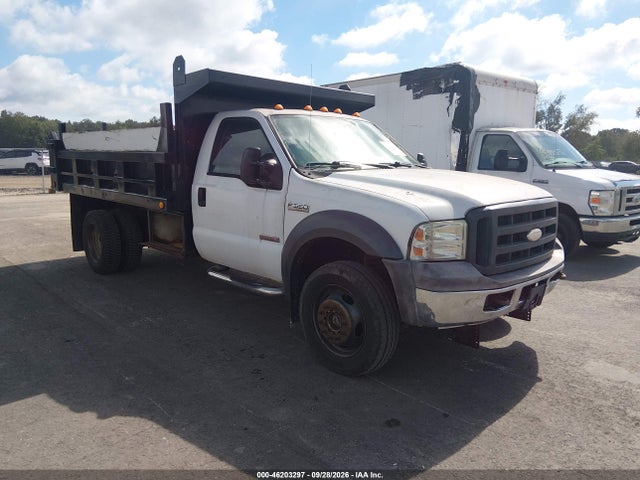 46203297 :رقم المزاد ، 1FDAF57PX5EB95842 vin ، 2005 Ford Super Duty F-550 Drw Xl/xlt مزاد بيع