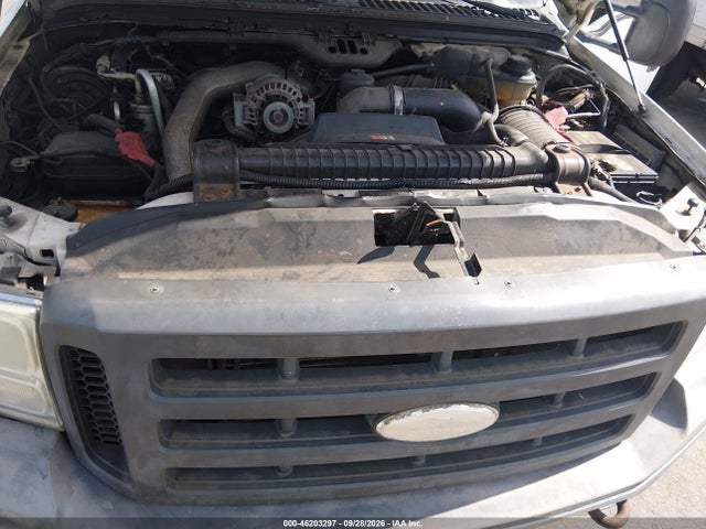46203297 :رقم المزاد ، 1FDAF57PX5EB95842 vin ، 2005 Ford Super Duty F-550 Drw Xl/xlt مزاد بيع