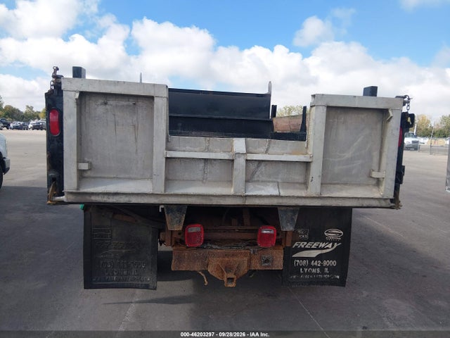 46203297 :رقم المزاد ، 1FDAF57PX5EB95842 vin ، 2005 Ford Super Duty F-550 Drw Xl/xlt مزاد بيع