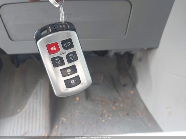Продажа на аукционе авто 2014 Toyota Sienna Xle V6 8 Passenger, vin: 5TDYK3DC4ES469566, номер лота: 46203577