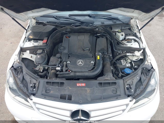 2013 Mercedes-benz C-class C 250 Sport მანქანა იყიდება აუქციონზე, vin: WDDGF4HB0DA789850, აუქციონის ნომერი: 46203713