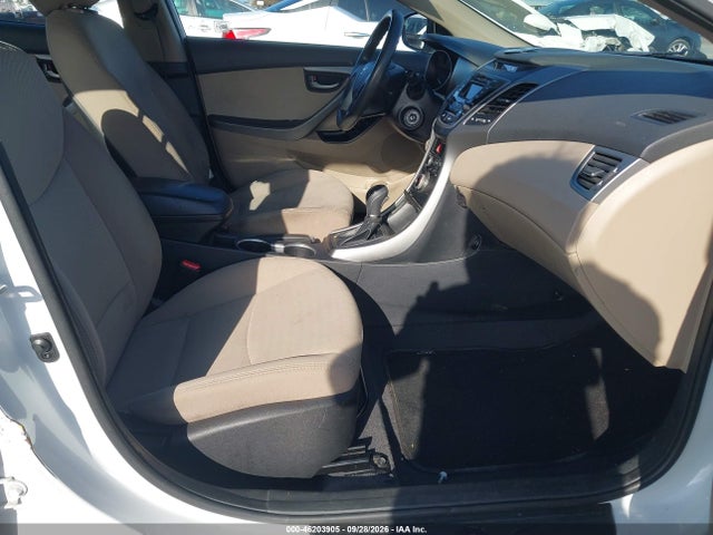 5NPDH4AE8GH729470 Hyundai ELANTRA SE