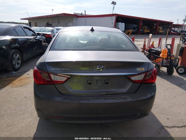 2013 Hyundai Sonata Gls მანქანა იყიდება აუქციონზე, vin: 5NPEB4AC8DH733079, აუქციონის ნომერი: 46203924
