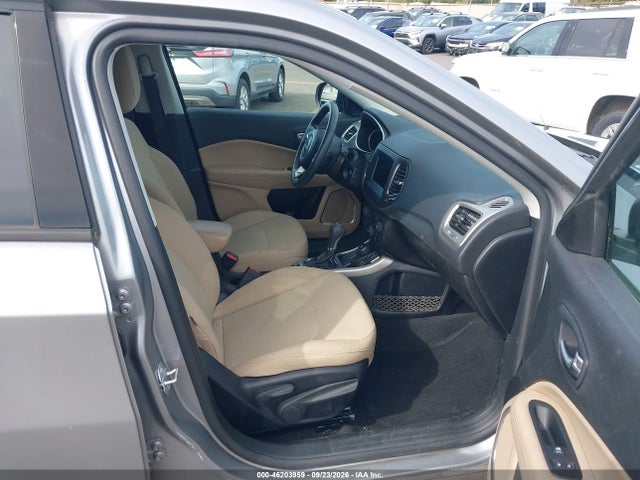 46203959 :رقم المزاد ، 3C4NJDAB7JT392294 vin ، 2018 Jeep Compass Sport 4x4 مزاد بيع