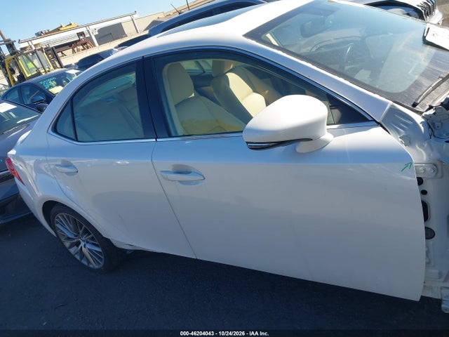 Lexus IS 200T 2016 JTHBA1D29G5021951 Image 14