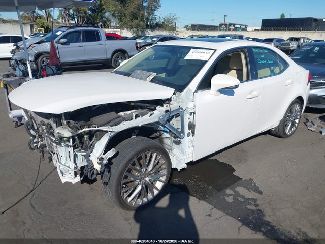 Lexus IS 200T 2016 JTHBA1D29G5021951 Image 2
