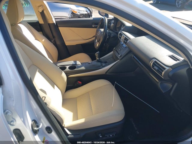 Lexus IS 200T 2016 JTHBA1D29G5021951 Image 5