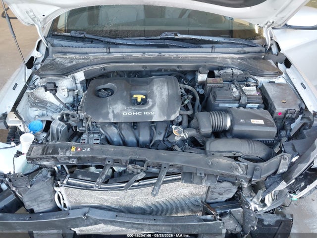 Hyundai ELANTRA SE 2017 5NPD84LF1HH010472 Image 10
