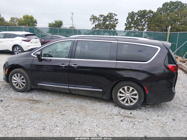 46204170 :رقم المزاد ، 2C4RC1BGXJR309528 vin ، 2018 Chrysler Pacifica Touring L مزاد بيع