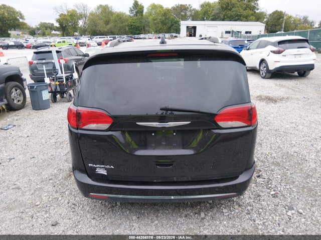 46204170 :رقم المزاد ، 2C4RC1BGXJR309528 vin ، 2018 Chrysler Pacifica Touring L مزاد بيع