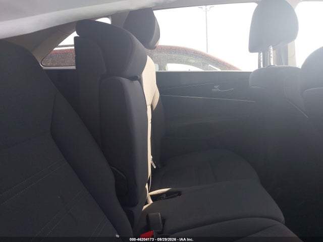 5XYPG4A54KG450825 KIA Sorento 3.3l Lx
