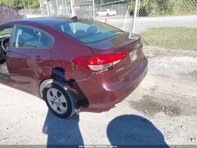 46204251 :رقم المزاد ، 3KPFK4A78JE167352 vin ، 2018 Kia Forte Lx مزاد بيع