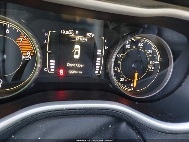 2018 Jeep Cherokee Latitude Plus 4x4 მანქანა იყიდება აუქციონზე, vin: 1C4PJMLX3JD586523, აუქციონის ნომერი: 46204372