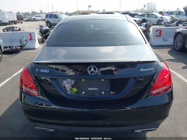 2015 Mercedes-benz C 300 4matic მანქანა იყიდება აუქციონზე, vin: 55SWF4KB8FU065718, აუქციონის ნომერი: 46204445