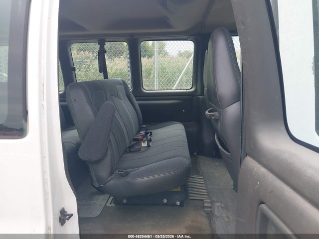 46204461 :رقم المزاد ، 1GAHG39R121171718 vin ، 2002 Chevrolet Express مزاد بيع