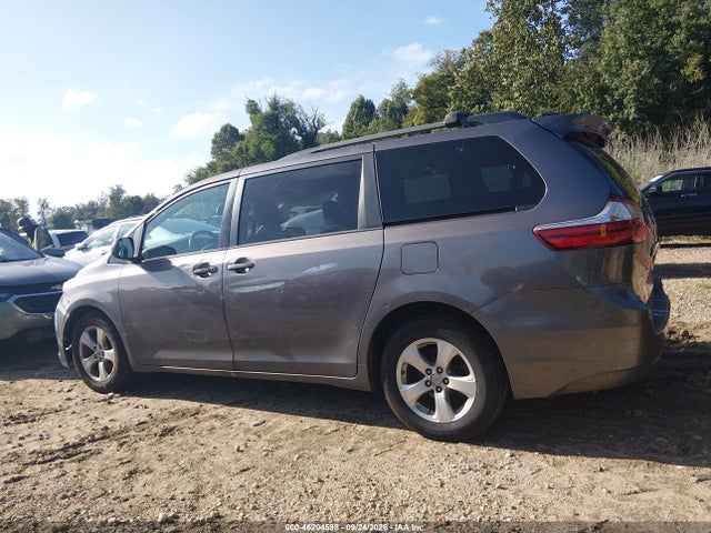 Продажа на аукционе авто 2016 Toyota Sienna Le, vin: 5TDKK3DC3GS744529, номер лота: 46204598