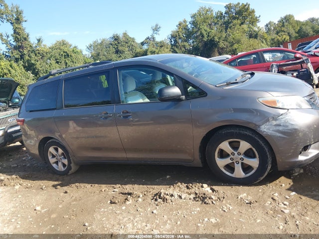 Продажа на аукционе авто 2016 Toyota Sienna Le, vin: 5TDKK3DC3GS744529, номер лота: 46204598